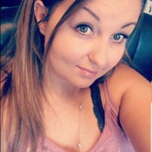 Meet your Posher, Mia